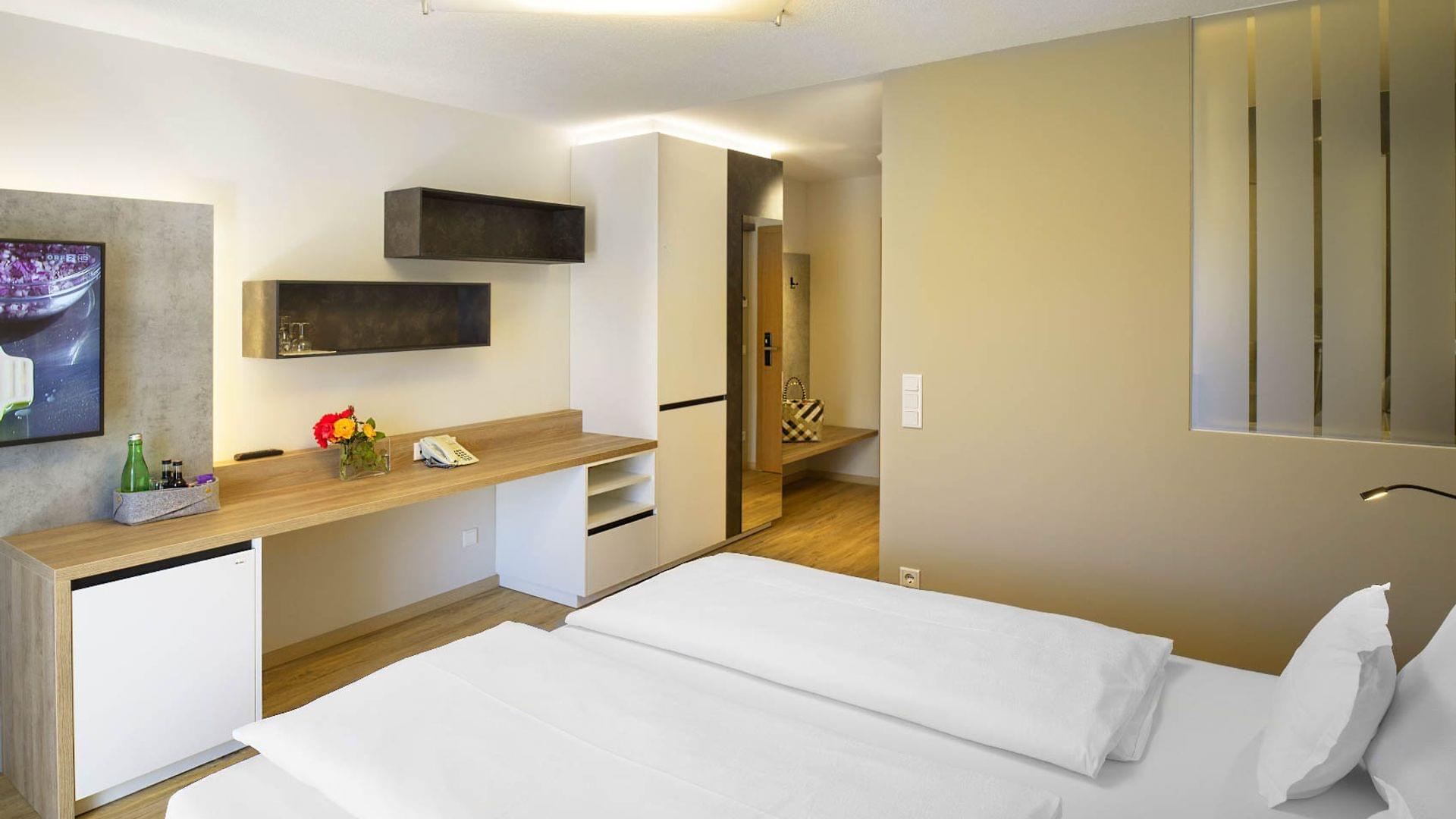 modernes Doppelzimmer in Wals bei Salzburg Stadtnähe mit Bad und WC getrennt