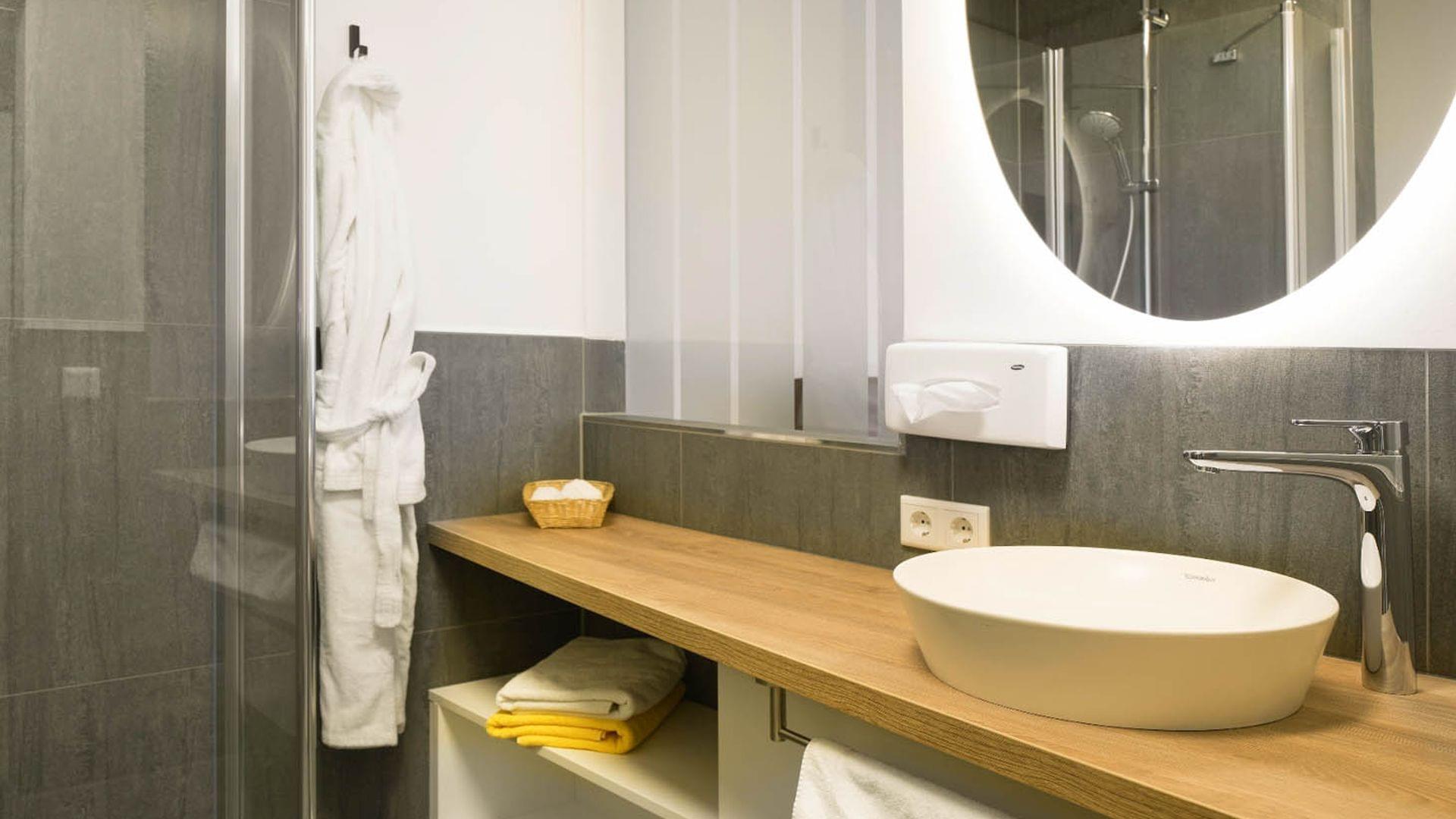 DZ mit Balkon in Wals bei Salzburg Hotel Himmelreich