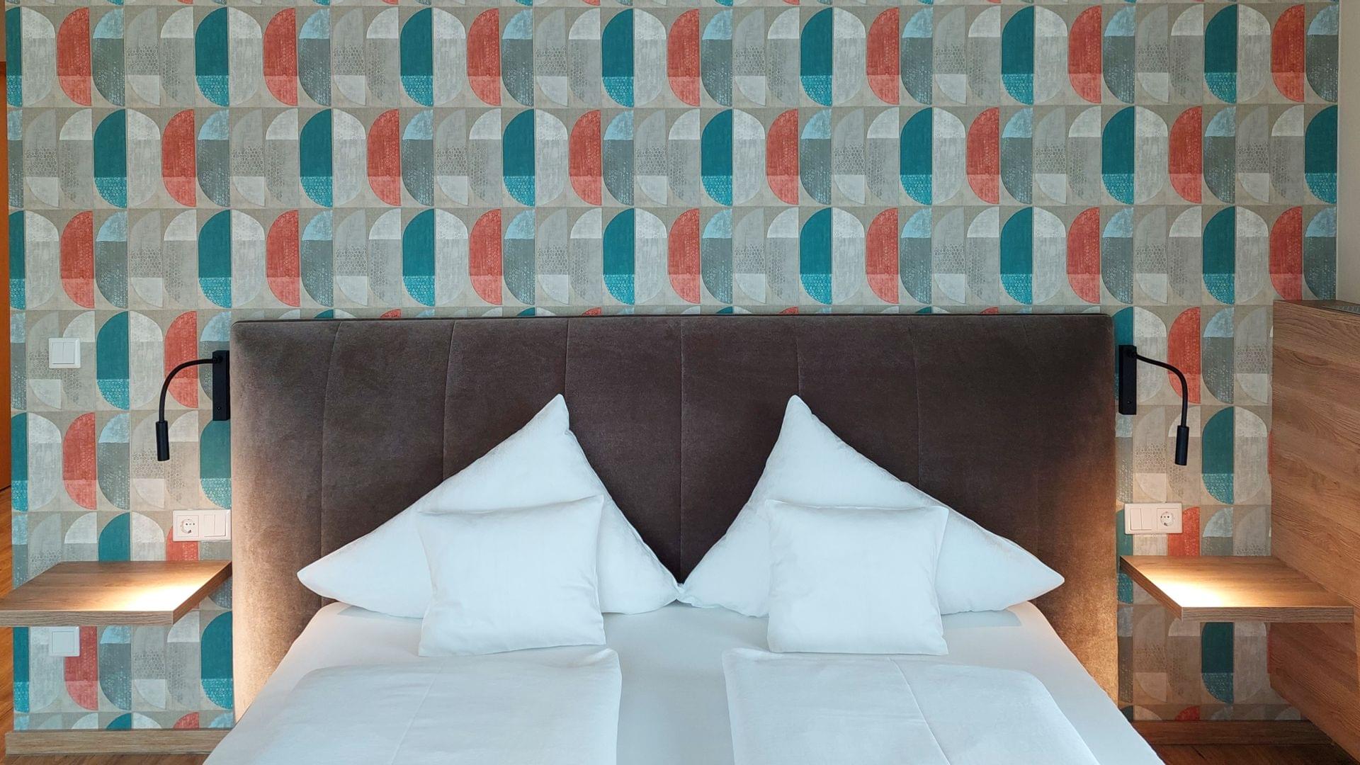 Ihr Hotel in Salzburg, Zimmer mit Bad/WC getrennt, Parkatt, Balkon