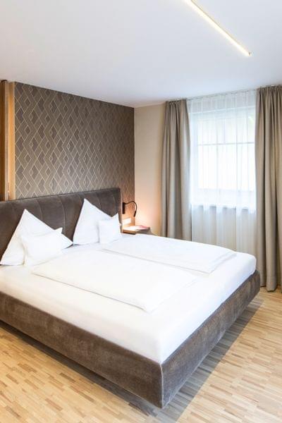 Venus Neues Zimmer mit exklusiven Parkett und großem Balkon in Zentrumsnähe in Salzburg